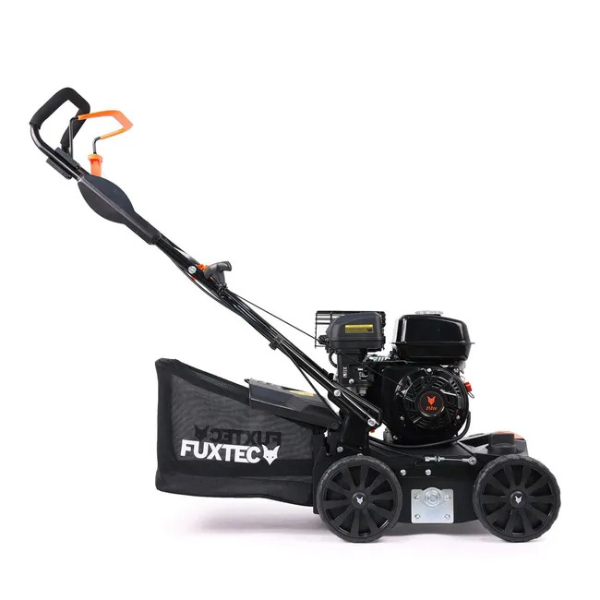 Scarificateur à gazon thermique - 212 cm³, largeur 40 cm, sac 45 l, 18 lames, 24 griffes.