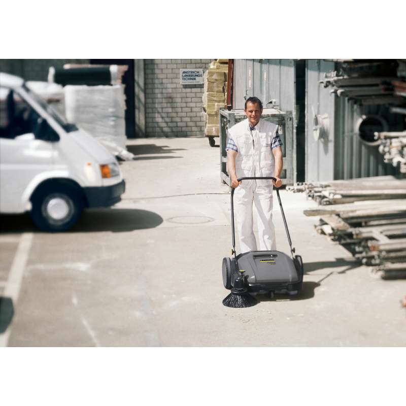 Balayeuse autotractée KM 70/20 C KARCHER 1.517-106.0